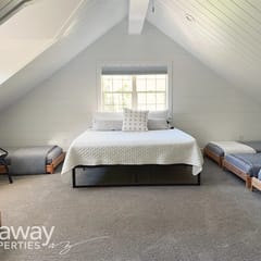 Large Group Getaway | Peaceful Views + Spa Tub