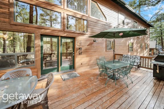 Pool Table | Forest Views | Fireplace | BBQ Deck