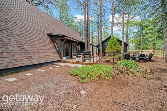 Cabin Vibes, Modern Style | Hot Tub + Fire Pit