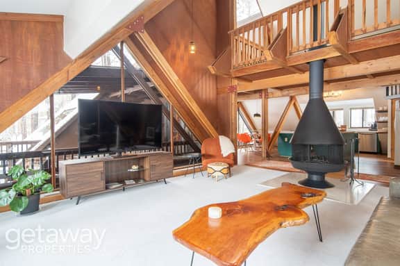 Fireplace | Deck | Fire Pit