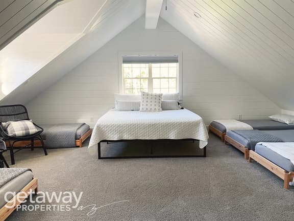Large Group Getaway | Peaceful Views + Spa Tub