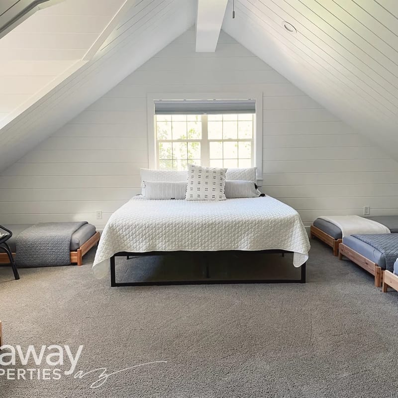 Large Group Getaway | Peaceful Views + Spa Tub